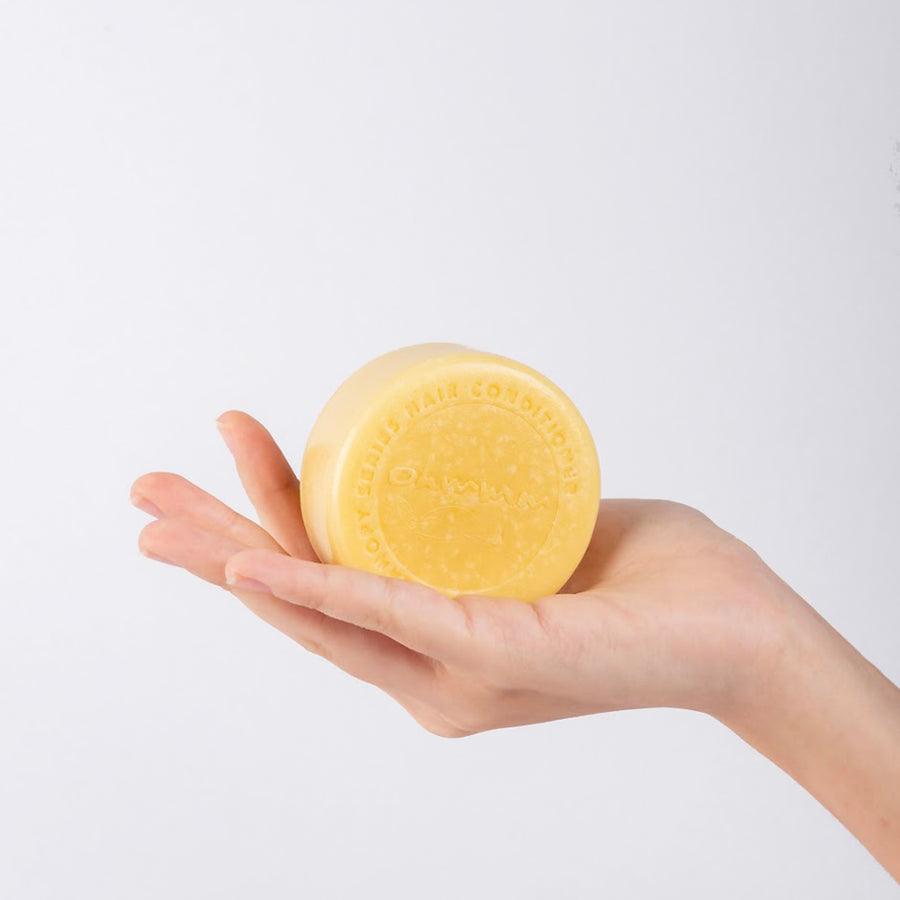 Canopy Conditioner Bar in Hand